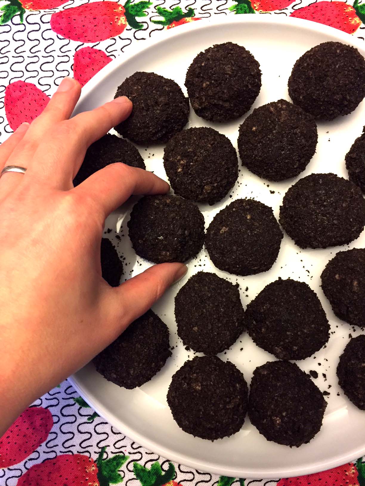 Oreo Truffles – Easy No-Bake Oreo Balls Recipe – Melanie Cooks
