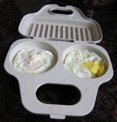How to Use Microwave Egg Maker - Instructions for Chef Buddy * Virtual Lab  Rats