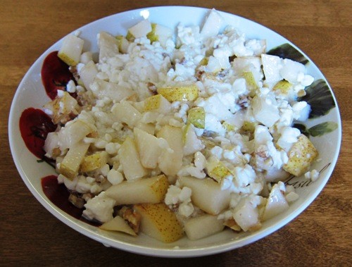 cottage cheese with pear and walnuts