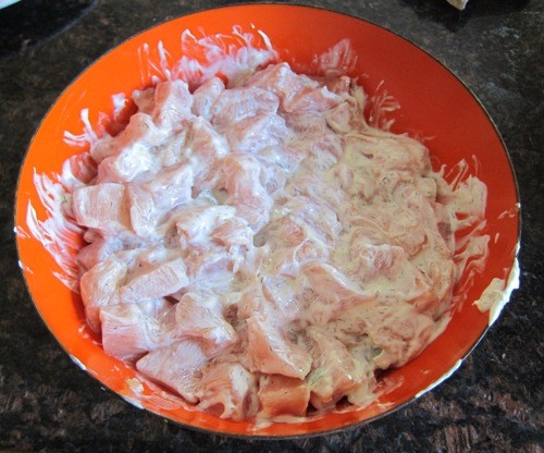 marinating chicken in tzatziki sauce