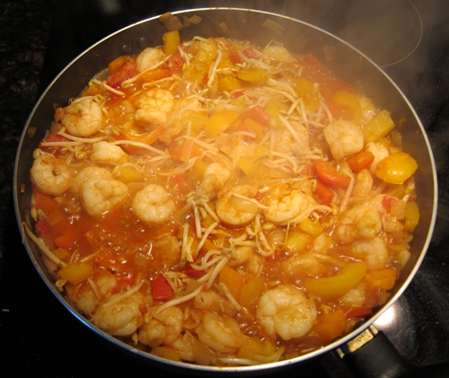 Shrimp Recipe With Tomatoes, Bell Peppers and Bean Sprouts