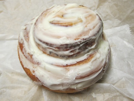 bakery cinnamon roll