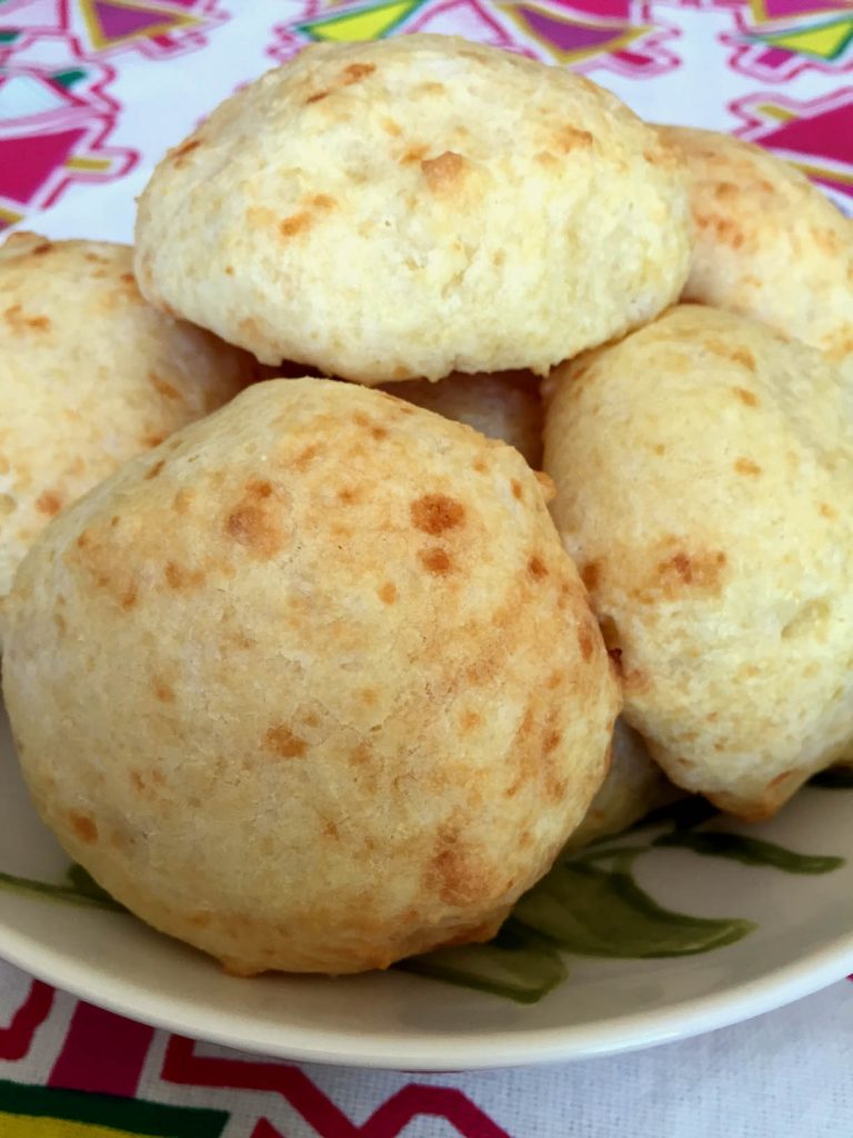 Brazilian Cheese Bread Rolls - Pao de Queijo