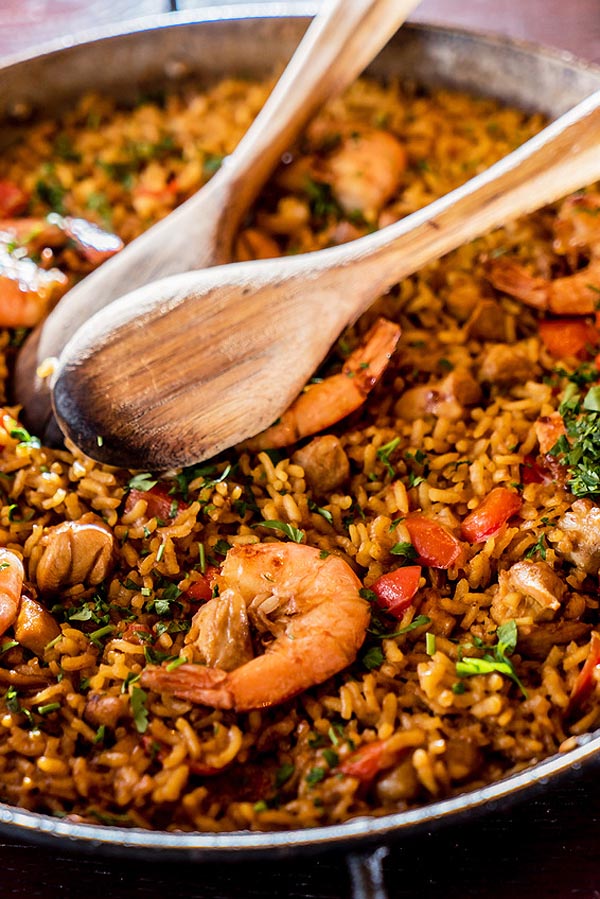 How To Make Traditional Paella