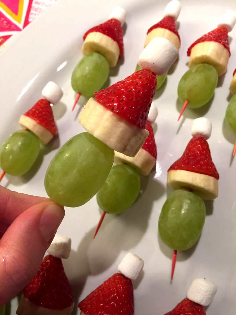 Grinch Fruit Kabobs Skewers – Healthy Christmas Appetizer, Snack or ...