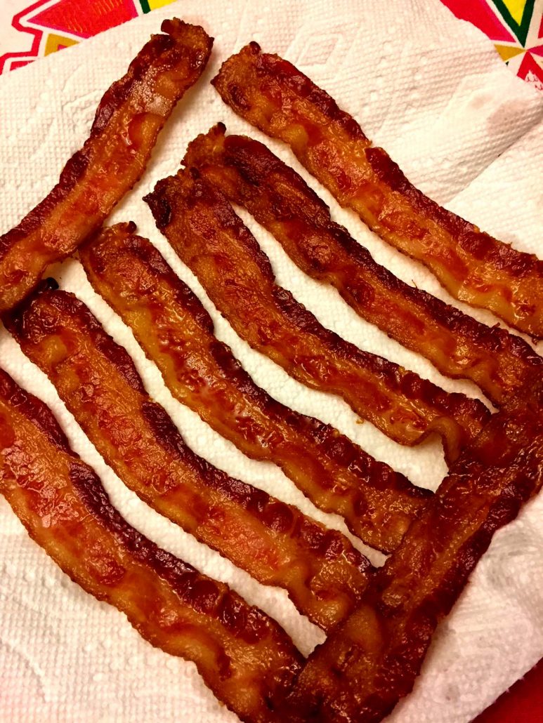 https://www.melaniecooks.com/wp-content/uploads/2017/11/baked_bacon_papertowels-773x1030.jpg