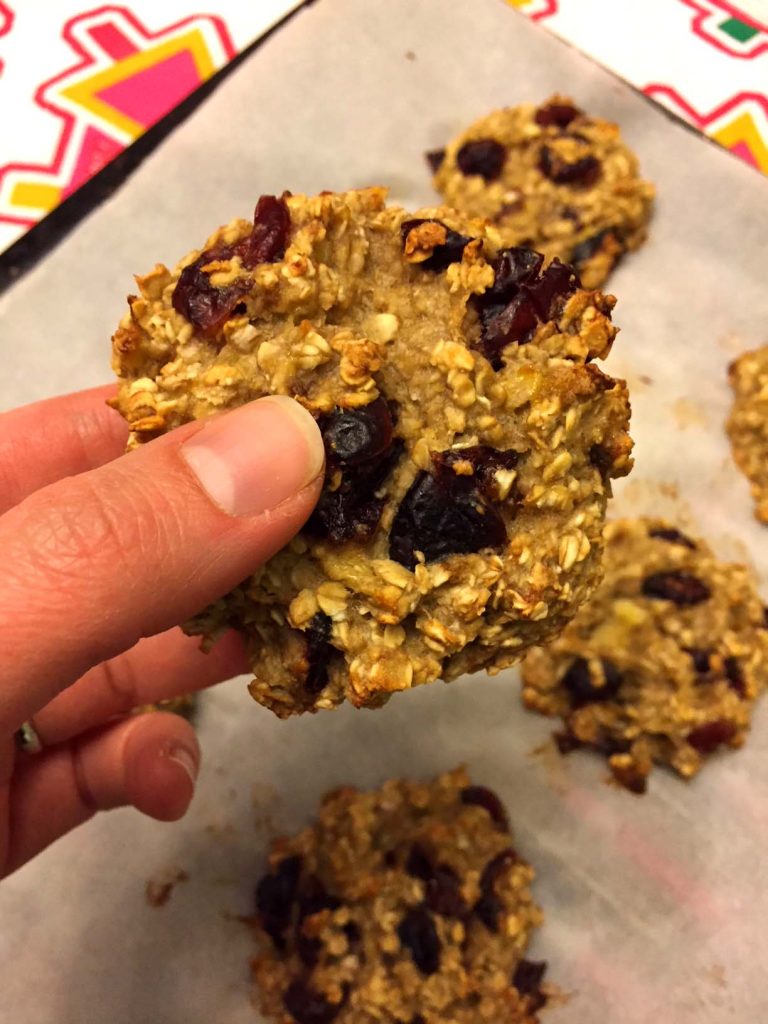 Healthy 3-Ingredient Banana Oatmeal Cookies Recipe