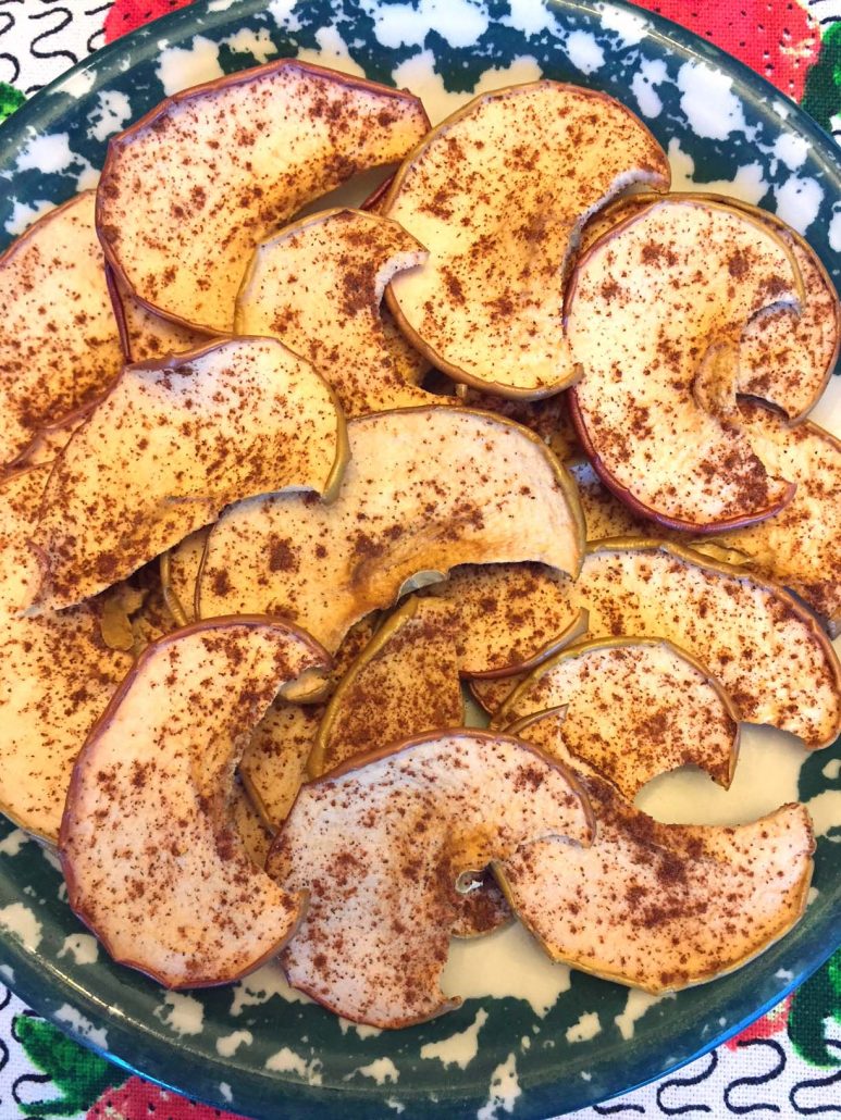 https://www.melaniecooks.com/wp-content/uploads/2018/03/apple_chips_best_ever-773x1030.jpg