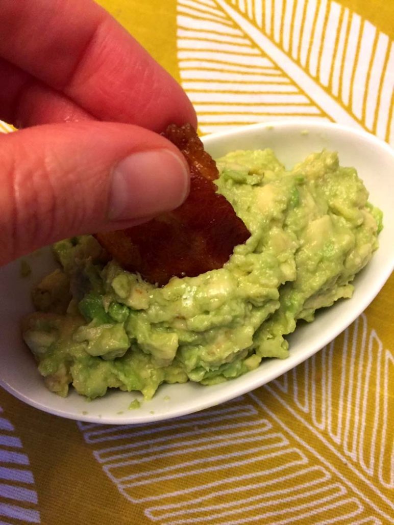 Keto Bacon Chips With Guacamole