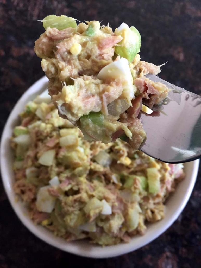 keto tuna avocado salad with eggs