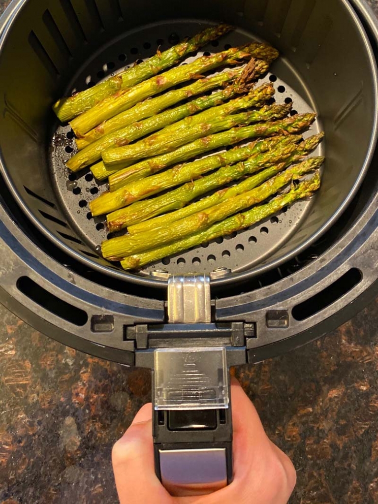 Air Fryer Roasted Asparagus