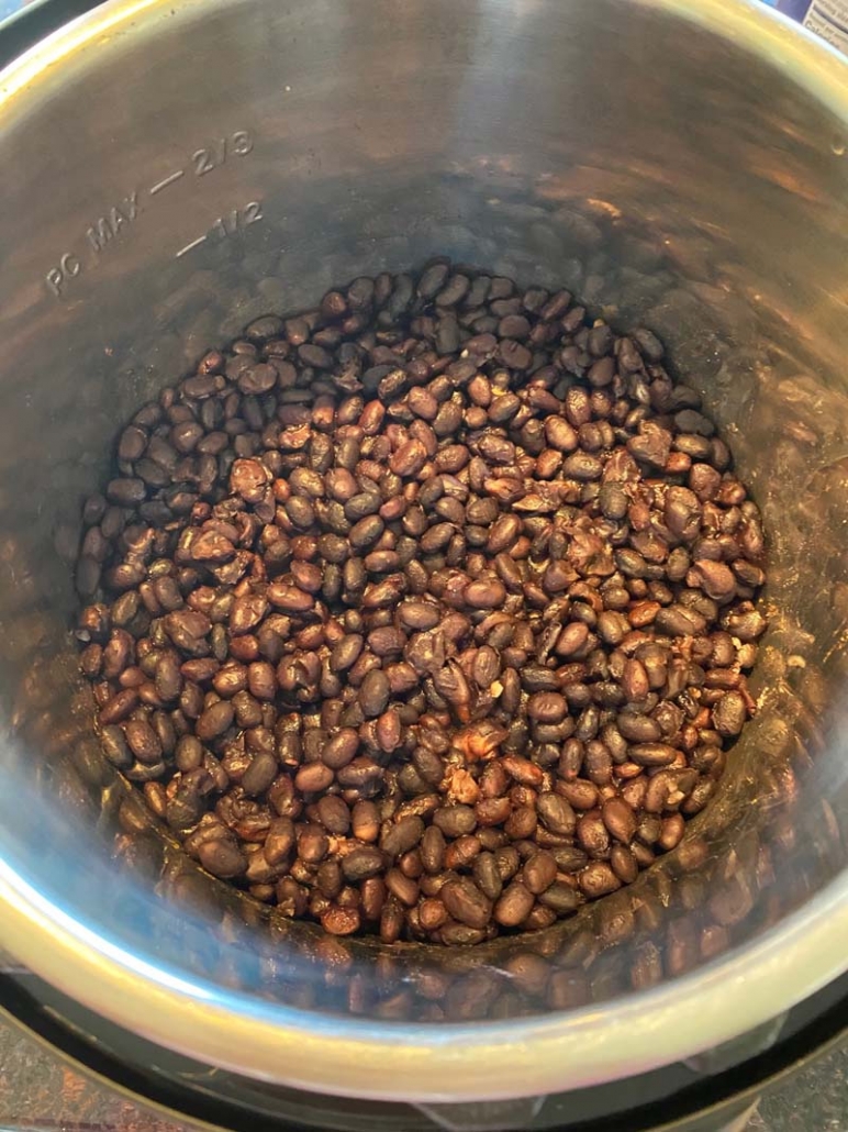 cooked black beans in an instant pot