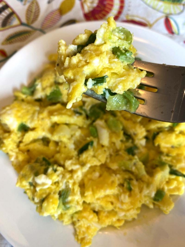 CREAMY Scrambled Eggs with Green Beans