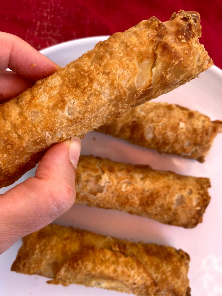 how to cook frozen egg rolls in the air fryer