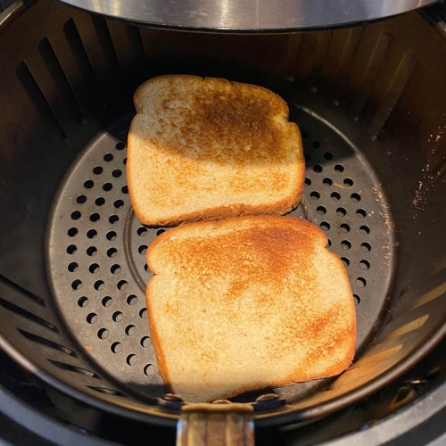 How to Make Toast in a Toaster- 