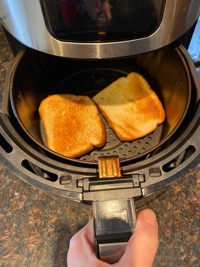 making toast in the air fryer 