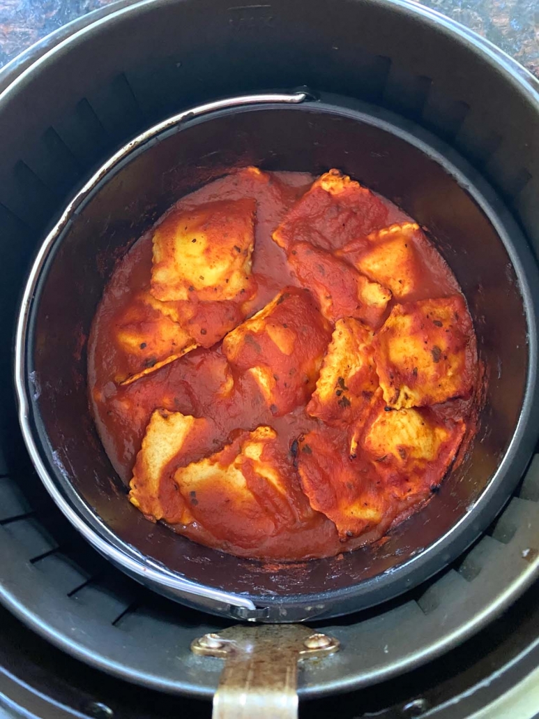 air fryer baking pan with Cheese Ravioli With Marinara Sauce