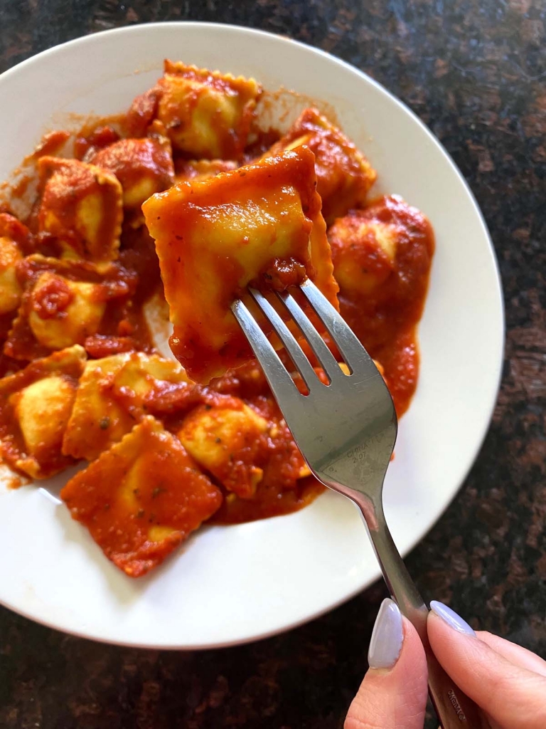 Cheese Ravioli With Marinara Sauce In Air Fryer