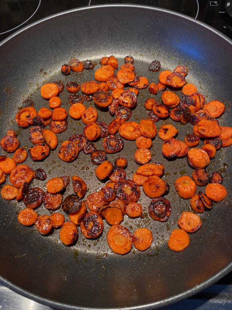 carrots in skillet