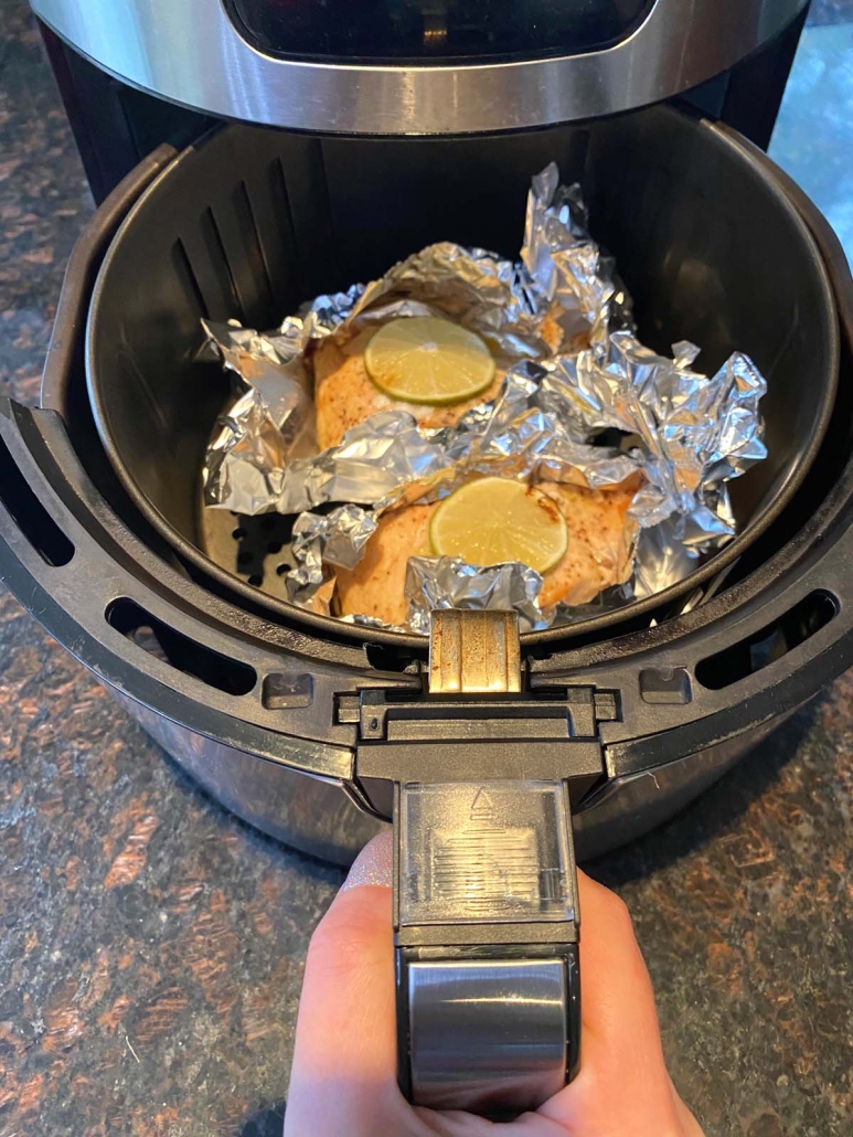 how long to cook salmon in foil in an air fryer