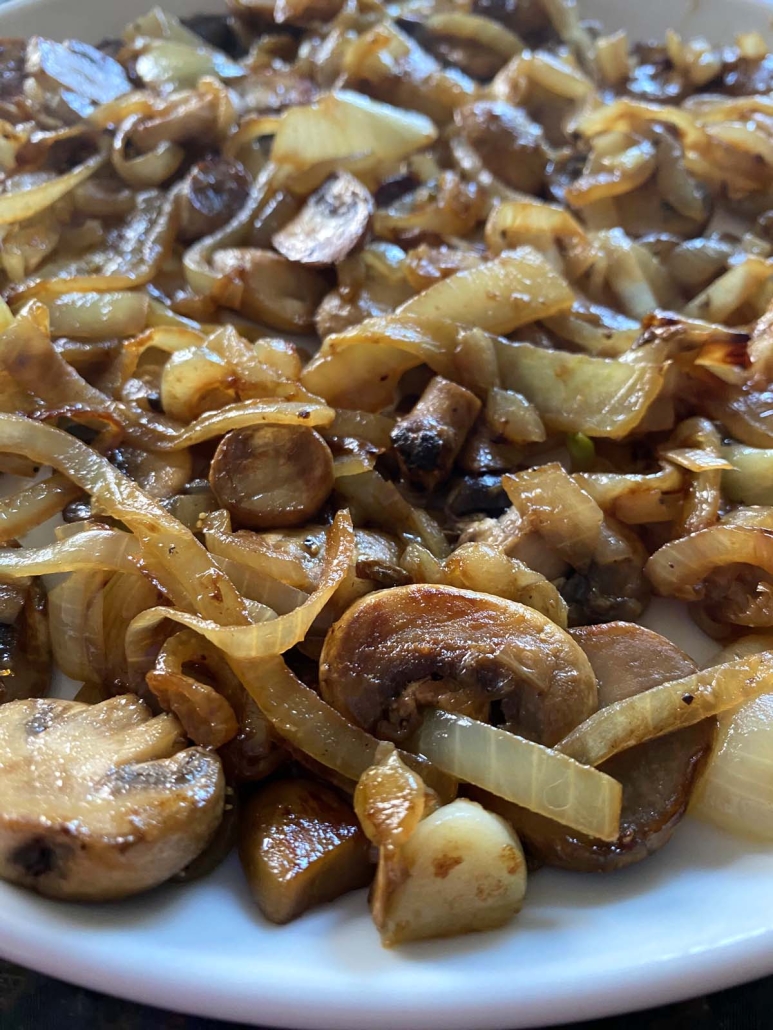 easy side dish Sauteed Mushrooms And Onions