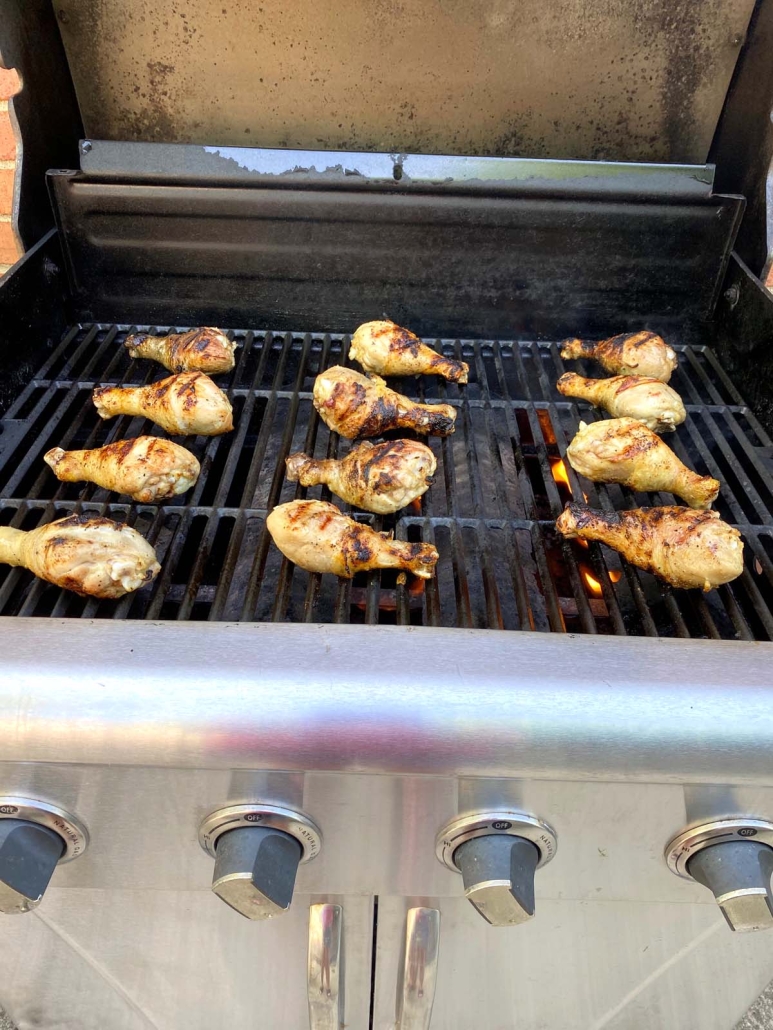 grill cooking chicken legs