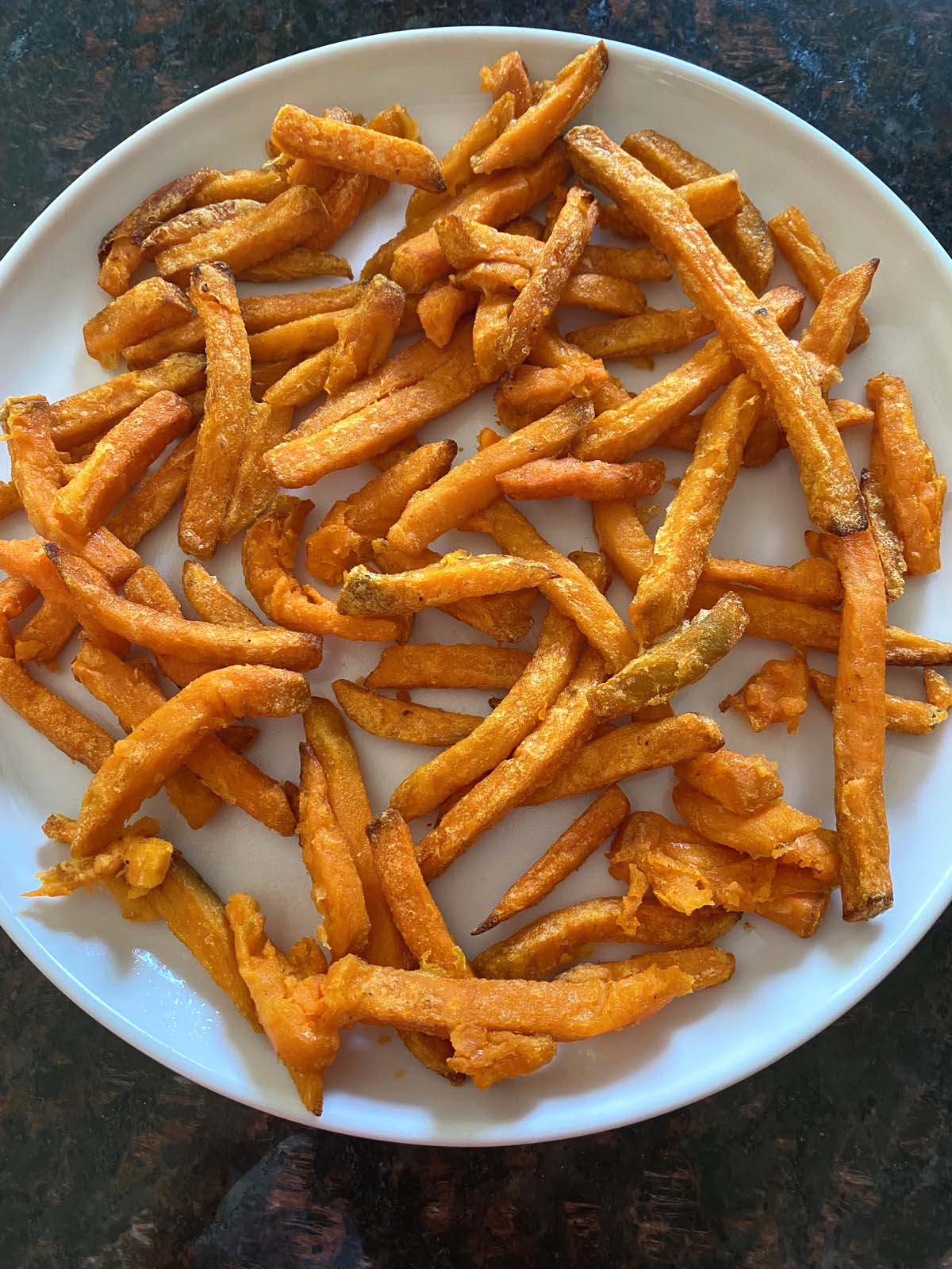 https://www.melaniecooks.com/wp-content/uploads/2023/08/Trader-Joes-Sweet-Potato-Fries-In-The-Air-Fryer-6.jpg