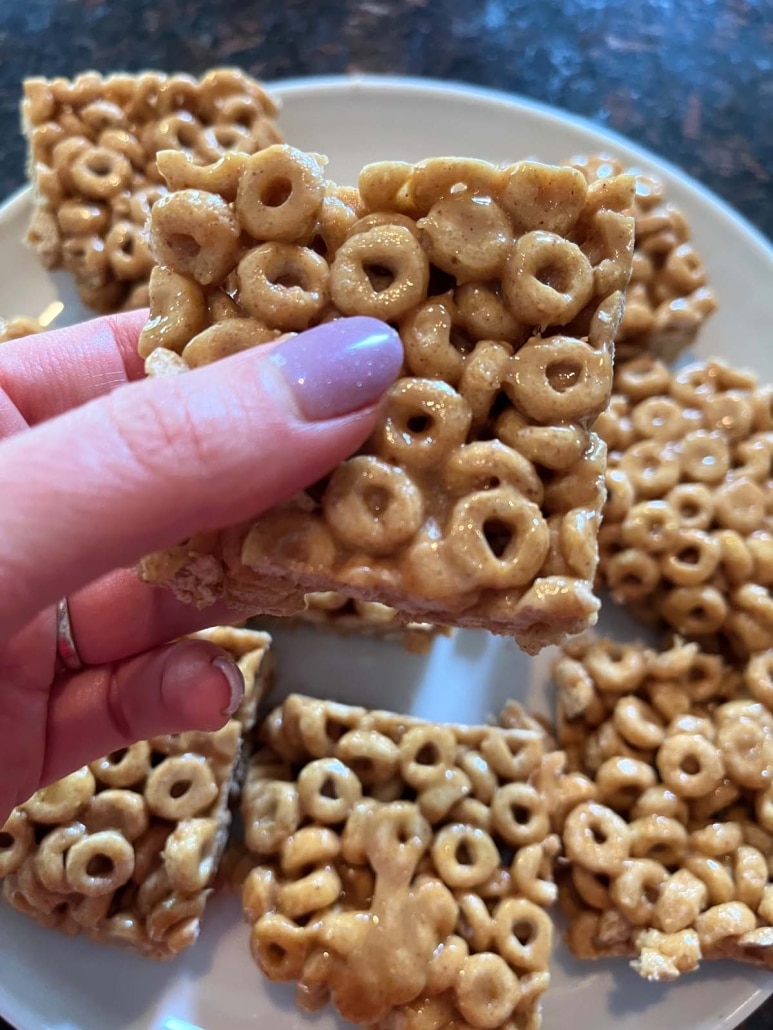 hand holding snack favorite Cheerios Peanut Butter Bar