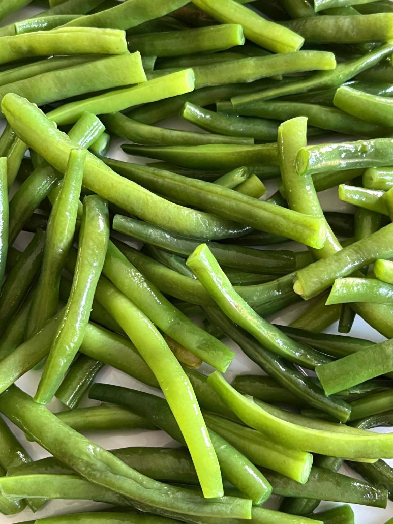 vibrantly green blanched green beans