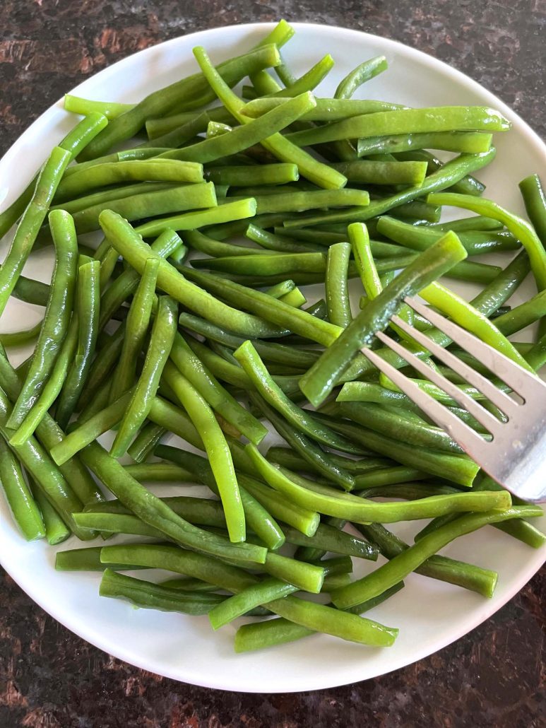 easy side dish of blanched green beans 