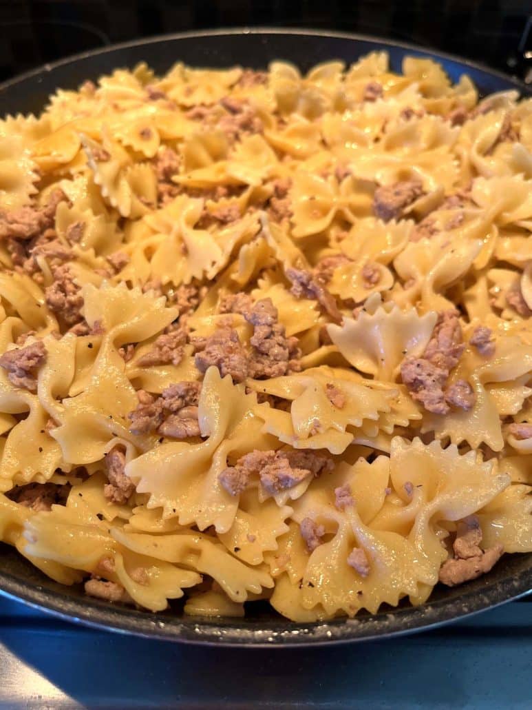 buttered pasta with turkey