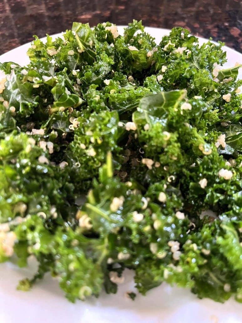 kale quinoa raisin salad