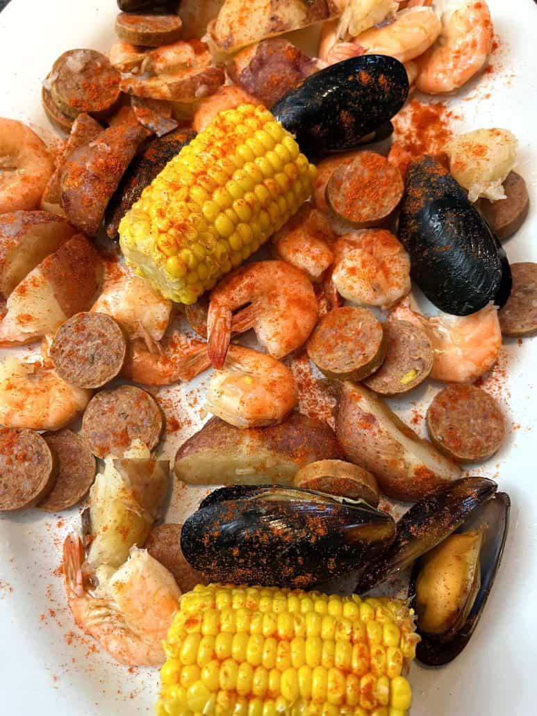 Delighted mix seafood meal, that can easily serve, after just 6 minutes of boiling.